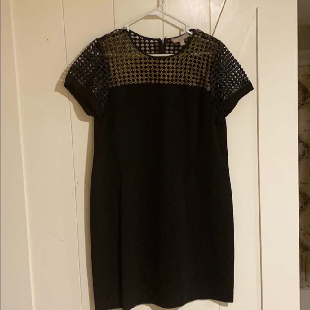 Short sleeve, mesh top, business casual
